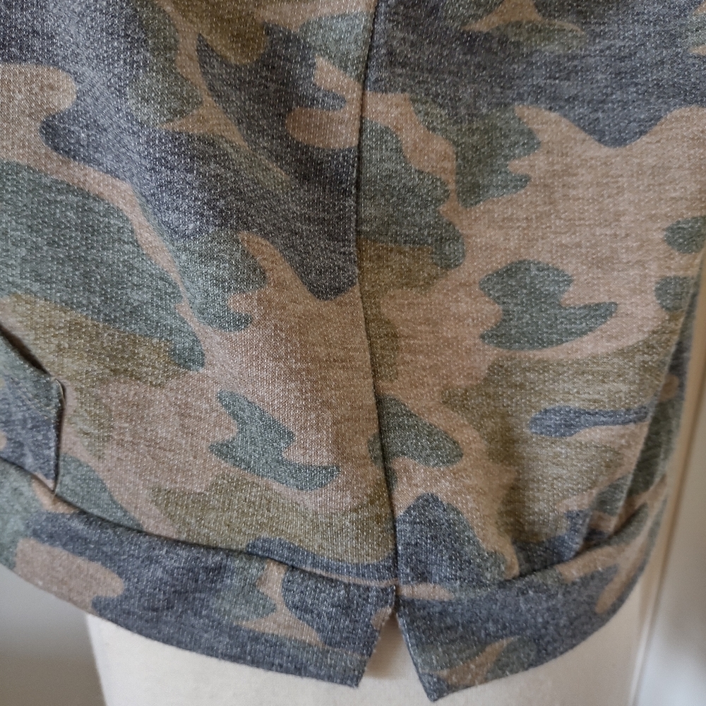 Hoodie Cropped Camo Medium - Picture 7 of 9
